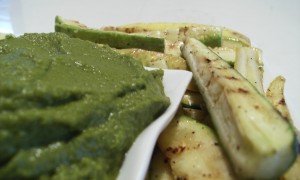 Grilled Zucchini w pesto hummus 004