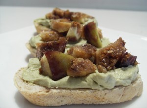 Pistachio pate w grilled figs 001