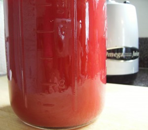 Spicy apple beet ginger juice 003